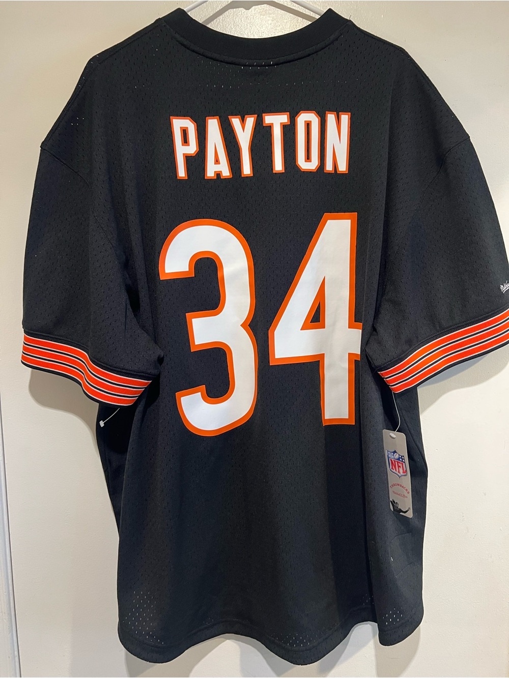 Mitchell & Ness Chicago Bears Home Walter Payton #34 Men’s #34 Mesh Jersey - Picture 10 of 16